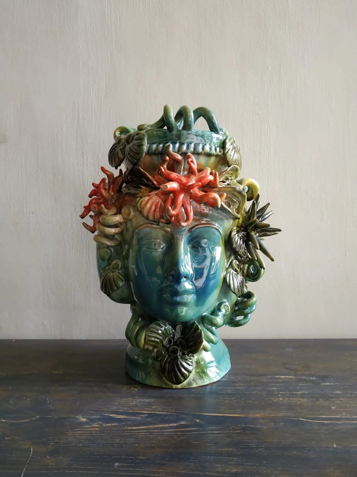 GORGONA VASE